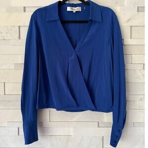 DIANE VON FURSTENBERG NWOT Lightweight Silk Crossover Blouse Top Shirt Cove Blue